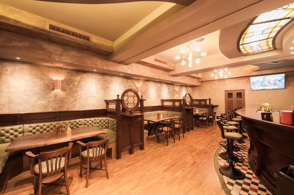 Hotel Central 스빌렌그라드 외부 사진