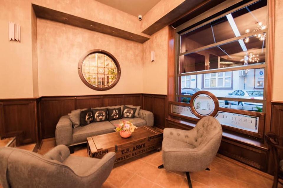 Hotel Central 스빌렌그라드 외부 사진